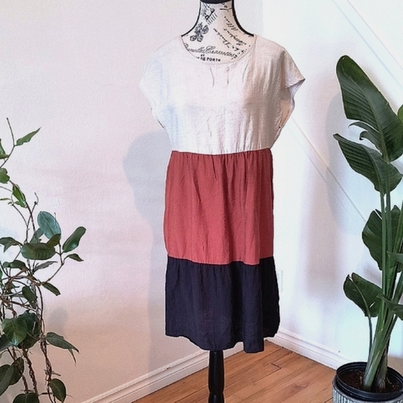 Emery Rose Colorblock Dress in Cream, Rust, and Black. Size Small - Picture 1 of 6